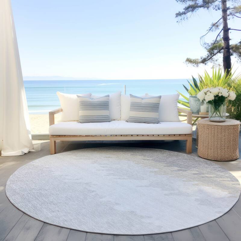 Machine Washable Indoor/ Outdoor Chantille Ombre Abstract Rug - Silver - 8' x 8'
