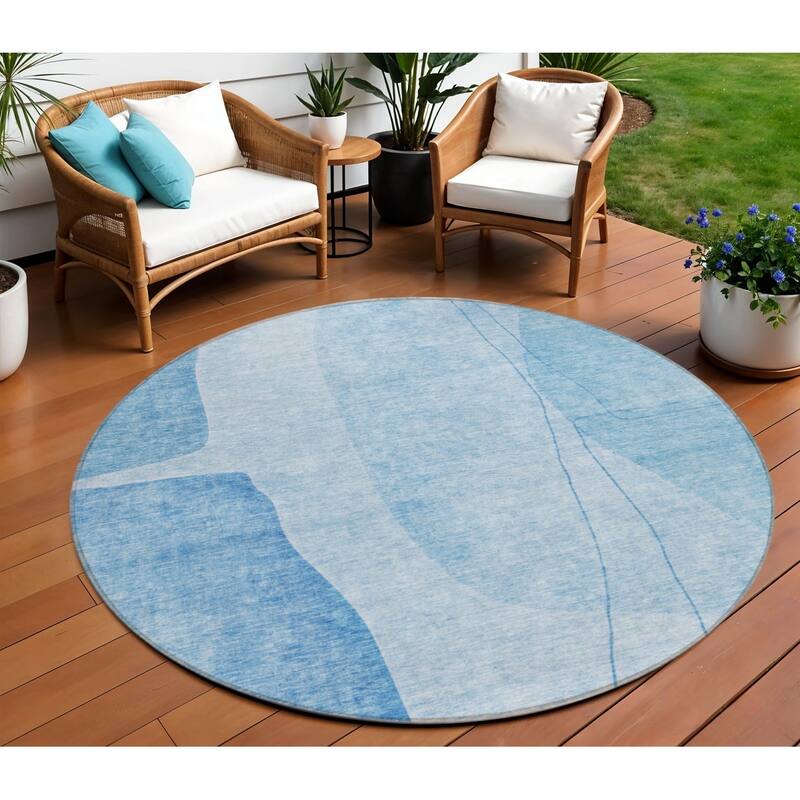 HomeRoots Abstract Transitional Rectangle Outdoor Rug - 8' Round
