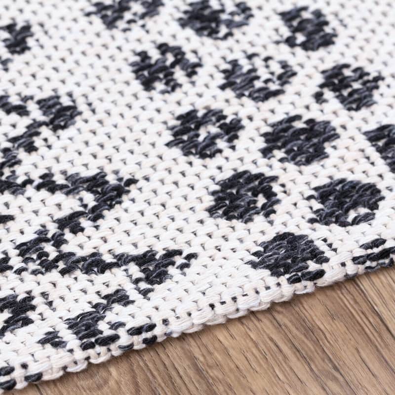 Livabliss Peggie Moroccan Chevron Cotton Area Rug