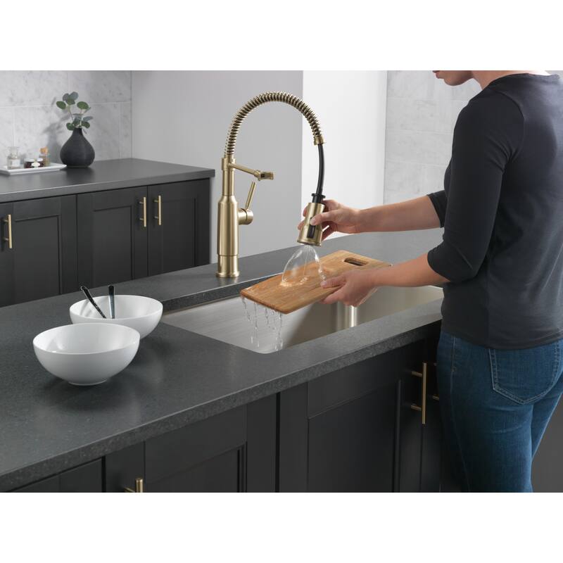 Delta Theodora 1.8 GPM Single-Handle Pull-Down Pre-Rinse Kitchen