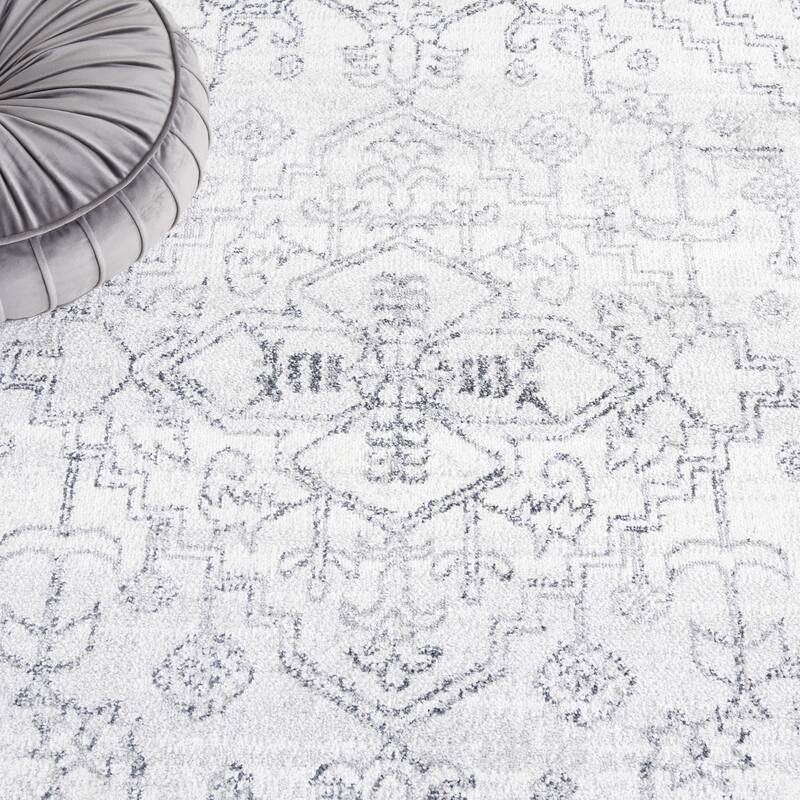 SAFAVIEH Layla Roseanne Shabby Chic Farmhouse Rug
