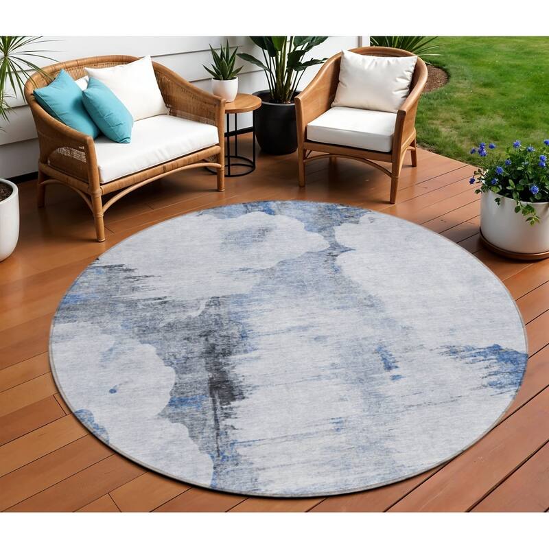 HomeRoots Abstract Transitional Rectangle Outdoor Rug - 8' Round
