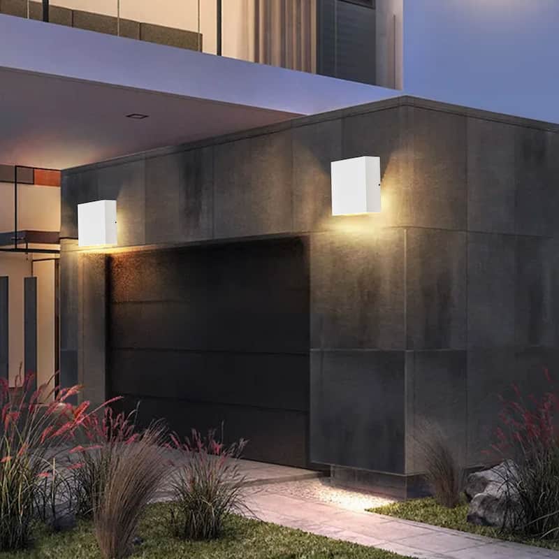 Dusk to Dawn Outdoor Wall Sconce - White