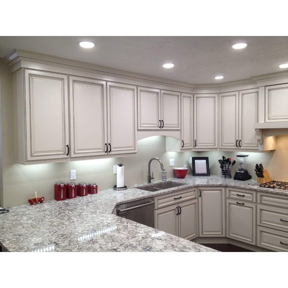 3000k Vs 4000k Kitchen - Martinique