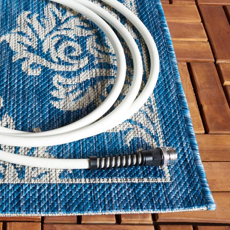 SAFAVIEH Courtyard Sijtske Indoor/ Outdoor Rug