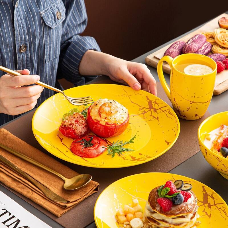 LOVECASA 16-Piece Porcelain Color Glaze with Gold Dinnerware Set