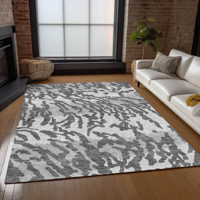 Machine Washable Indoor/ Outdoor Chantille Abstract Animal Print Rug