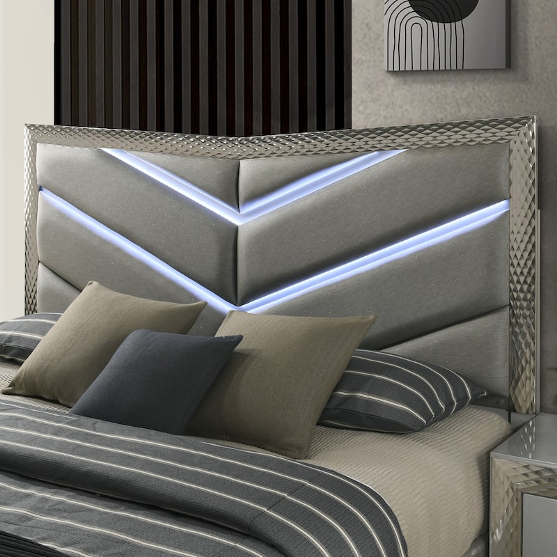 Furniture of America Urene Glam 3-Piece Grey Wood King Platform Bedroom Set with LED Light