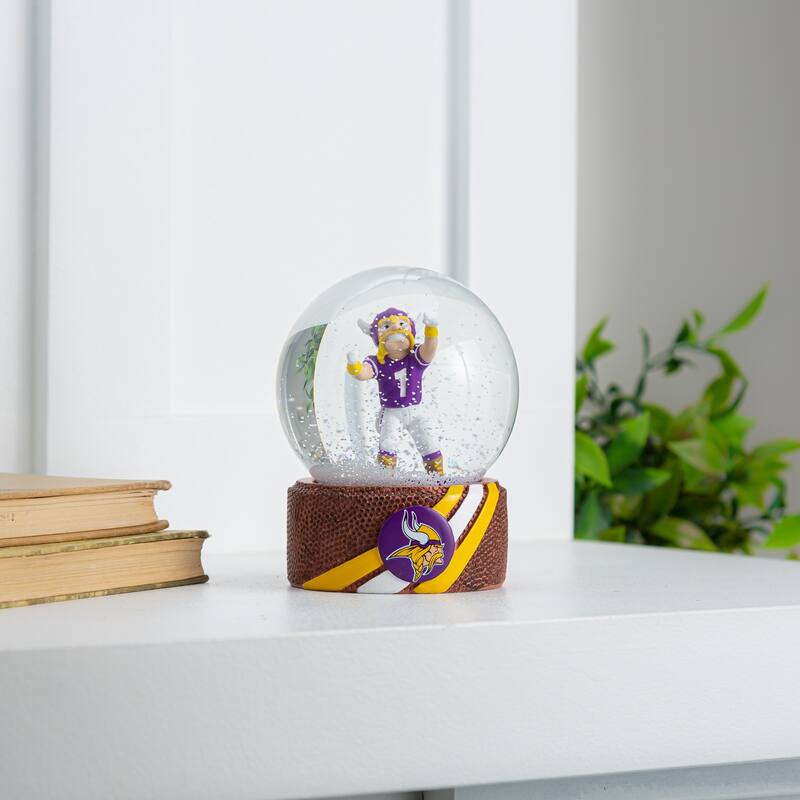 Minnesota Vikings 5 in. Glass Tabletop Snow Globe