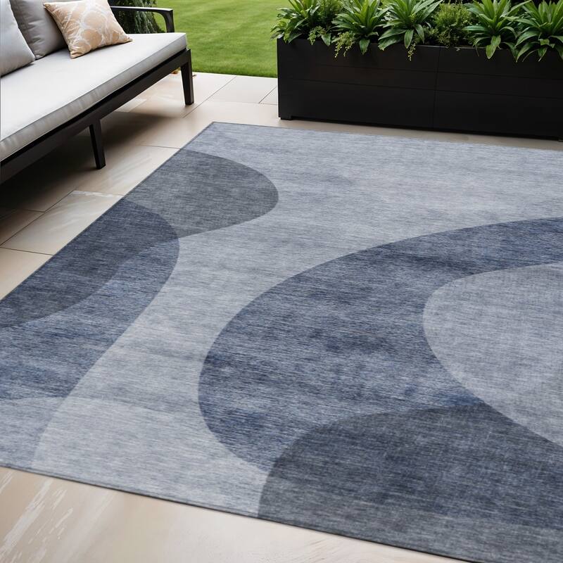 HomeRoots Abstract Transitional Rectangle Outdoor Rug - 5' X 8'