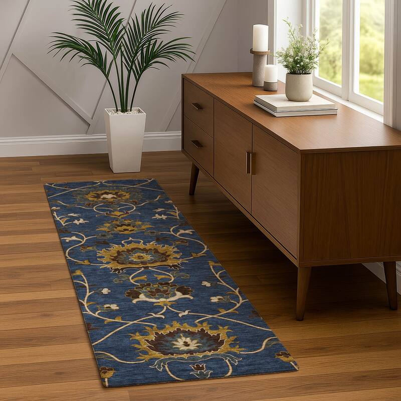Machine Washable Indoor/ Outdoor Traditional Luna Chantille Rug