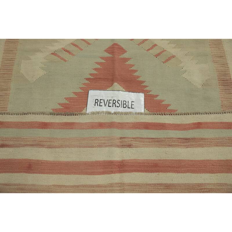 Hand Woven Southwestern Wool Green Geometric Area Rug - 6' 7'' X 5' 2''
