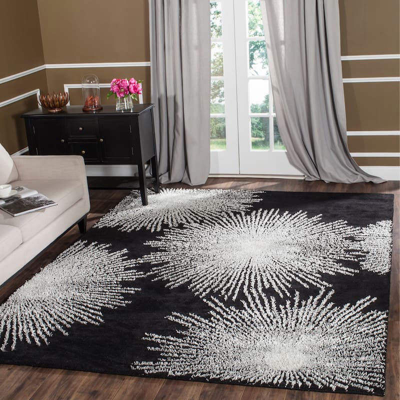SAFAVIEH Handmade Soho Miyase Burst New Zealand Wool Rug - 8' x 10' - Black/White