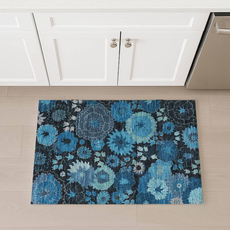 Machine Washable Indoor/ Outdoor Modern Floral Chantille Rug