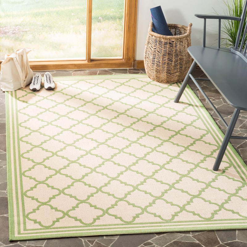 SAFAVIEH Linden Carolynn Indoor/ Outdoor Patio Backyard Rug - 4' x 6' - Cream/Olive