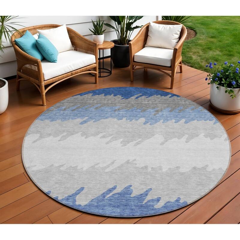HomeRoots Striped Transitional Rectangle Outdoor Rug - 8' Round