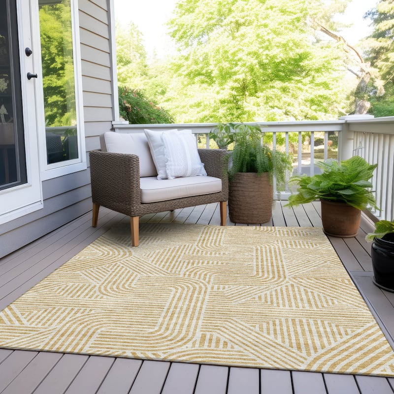 Machine Washable Indoor/ Outdoor Chantille Contemporary Geo Rug - Gold - 5' x 7'6"