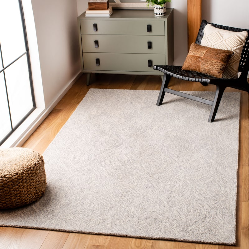 SAFAVIEH Handmade Micro-Loop Bunny Wool Rug - 4' x 6' - Silver/Ivory