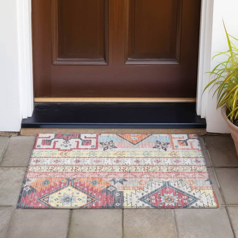 Machine Washable Indoor/ Outdoor Boho Tribal Chantille Rug - Linen - 1'8" x 2'6"