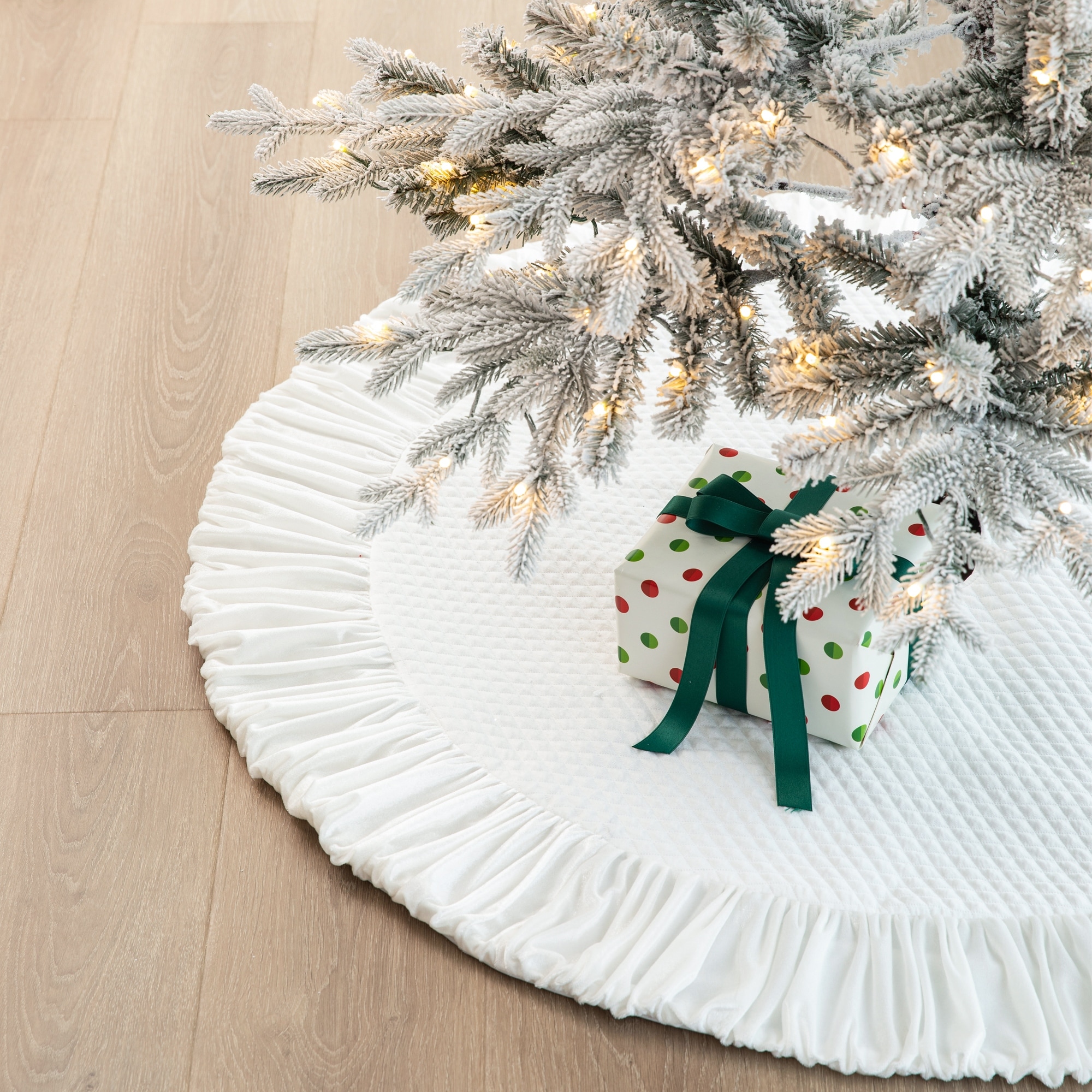 Sudha Pennathur Burgundy Velvet Christmas Tree Skirt - Bergdorf Goodman