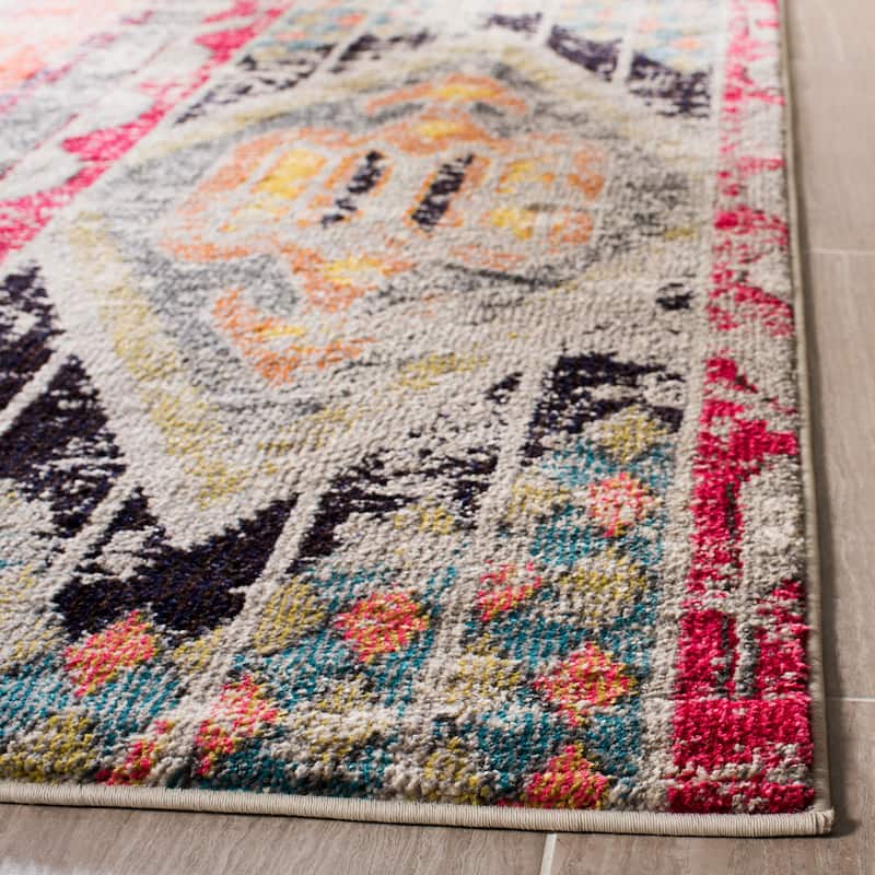 SAFAVIEH Monaco Lumturije Distressed Boho Rug