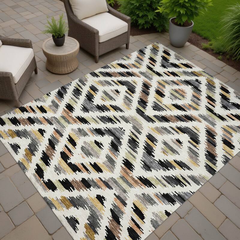 Machine Washable Indoor/ Outdoor Global Diamdon Chantille Rug