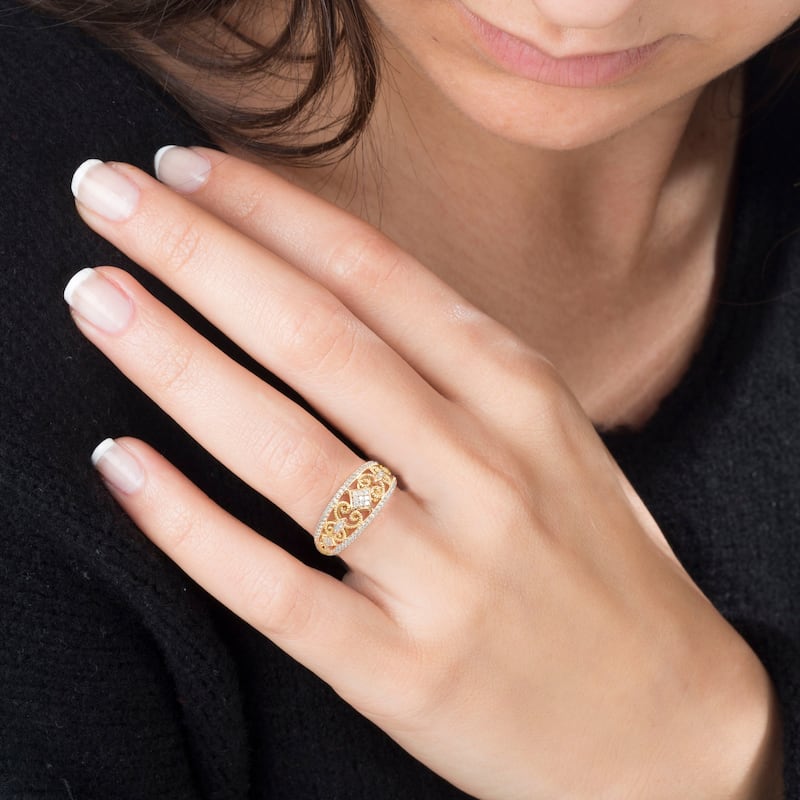 1/5ct TDW Diamond Vintage Style Fashion Ring in 10k Yellow Gold for Women