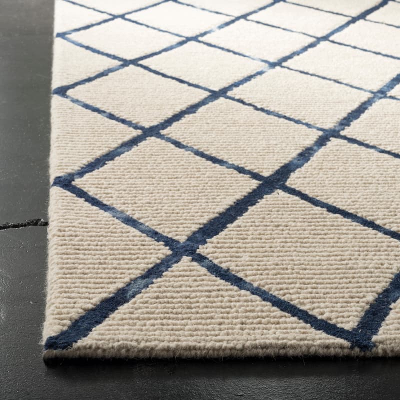 SAFAVIEH Handmade Blossom Zincuta Modern Floral Wool Rug