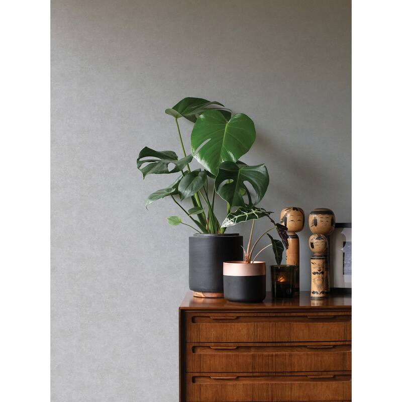 Advantage Ryu Light Grey Cement Texture Wallpaper - 20.9in x 396in x 0.025in - 20.9in x 396in x 0.025in