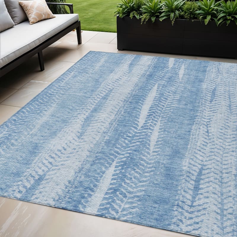 HomeRoots Botanical Leaves Transitional Rectangle Outdoor Rug - 5' X 8'