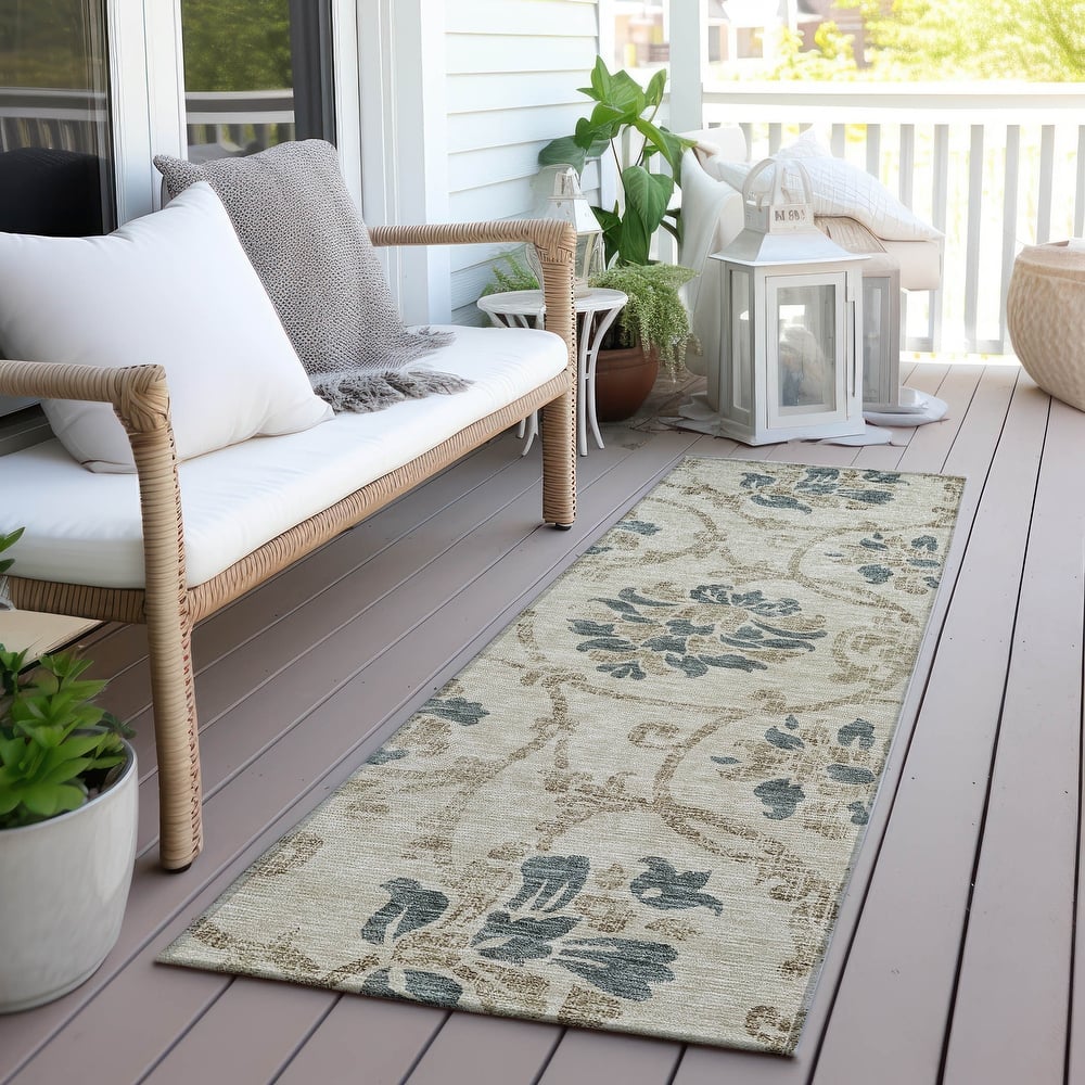 Machine Washable Indoor/ Outdoor Chantille Floral Scroll Rug