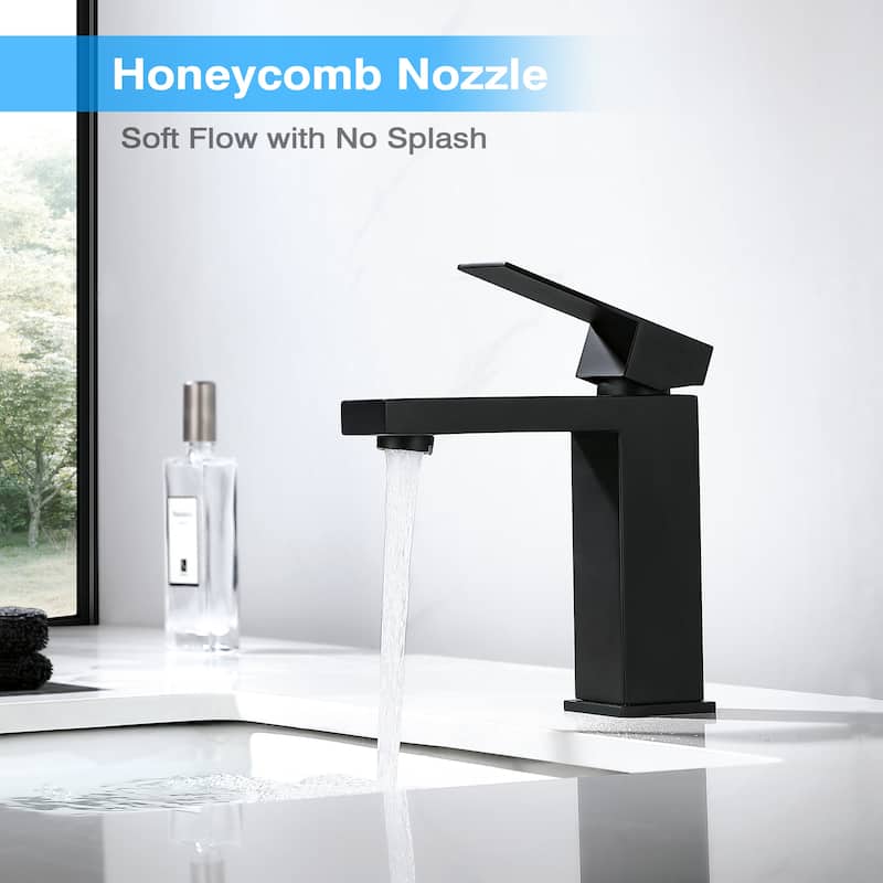 Single Handle Bathroom Faucet in Matte Black