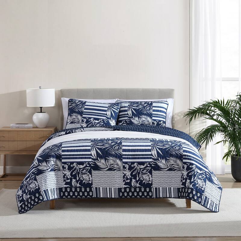 Nautica Avalon Patchwork Print Reversible Lightweight Cotton Quilt (Navy, 3 Piece Set)