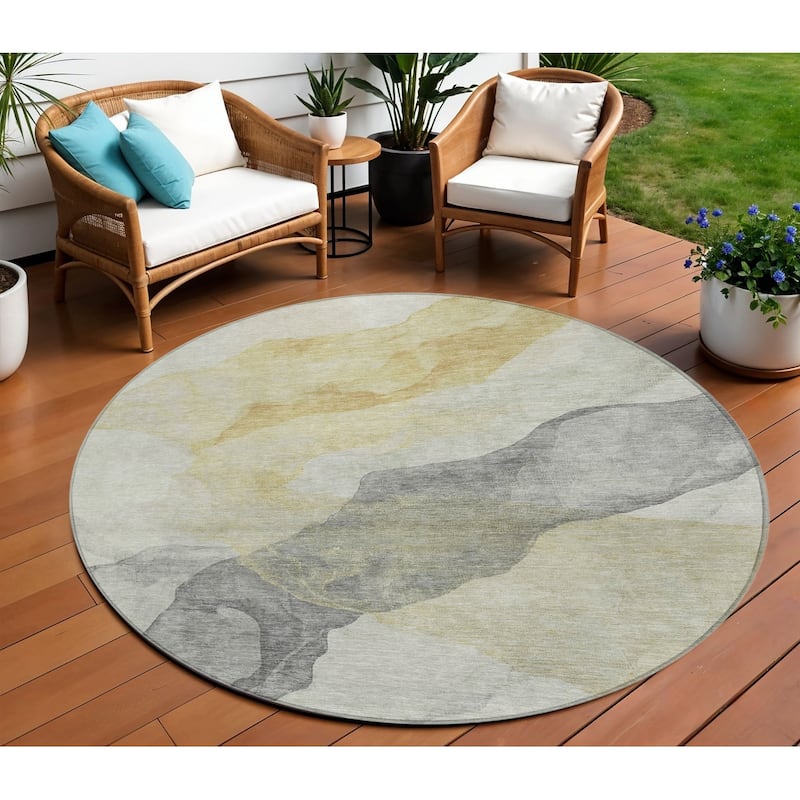 HomeRoots Abstract Transitional Rectangle Outdoor Rug - 8' Round