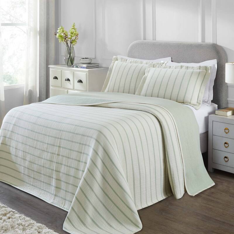 Superior Valencia Reversible Cotton Matelasse Bedspread and Sham Set