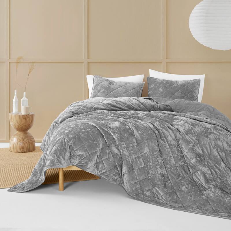 Beaute Living Diamond Velvet 3 Piece Quilt Set - Gray - King