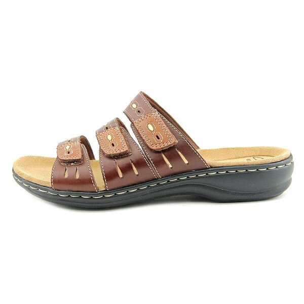 clarks leisa broach sandals
