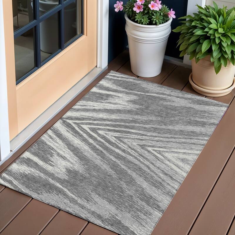 HomeRoots Abstract Transitional Rectangle Outdoor Rug - 3' x 5'