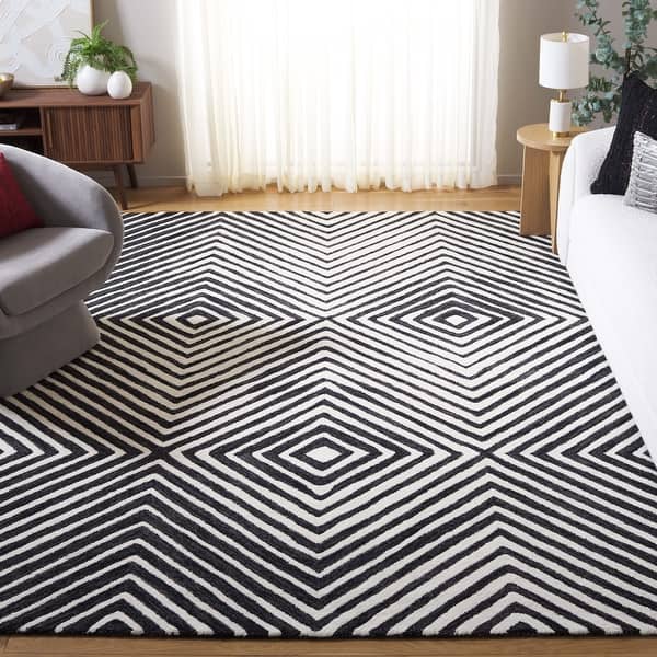 slide 2 of 32, SAFAVIEH Handmade Ebony Dyrfinna Modern Wool Rug