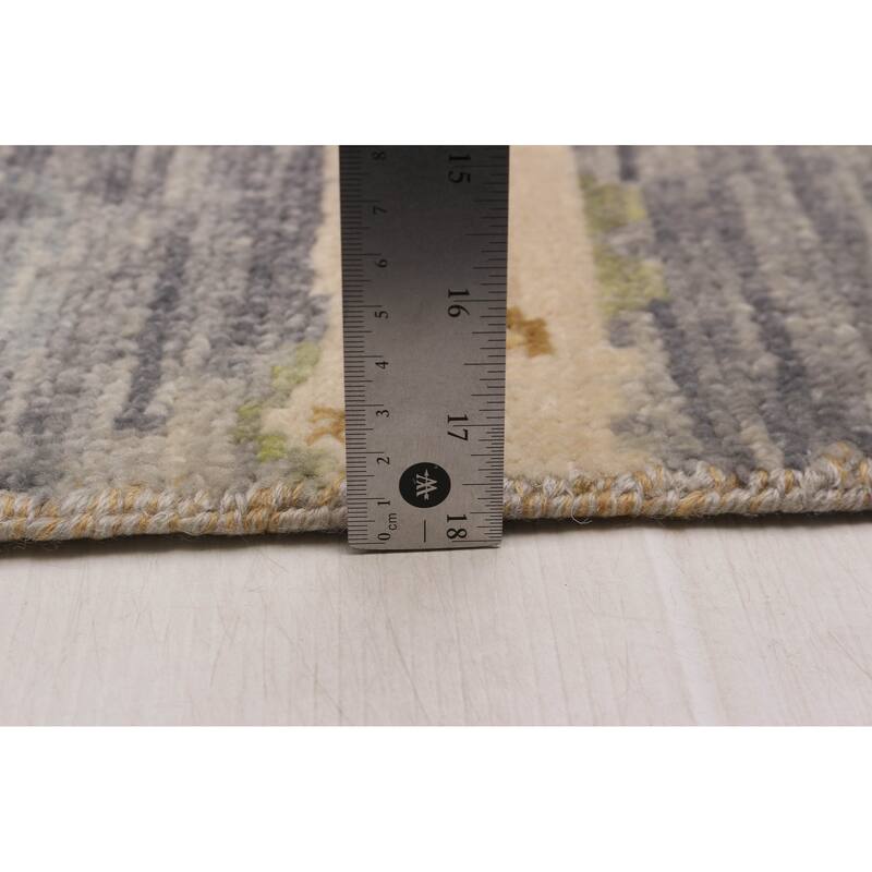 ECARPETGALLERY Hand-knotted Mystique Cream Wool Rug - 5' 11" x 9' 2"