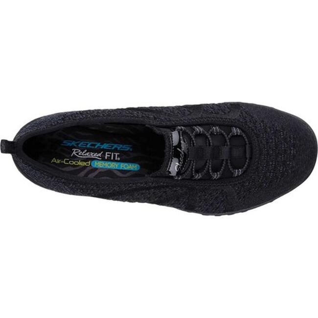 women's relaxed fit fortune knit slip on sneaker
