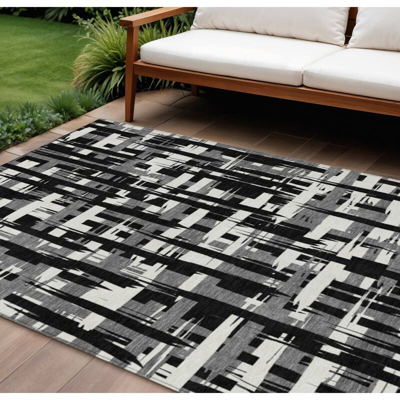 HomeRoots Striped Transitional Rectangle Outdoor Rug - 9' X 12'