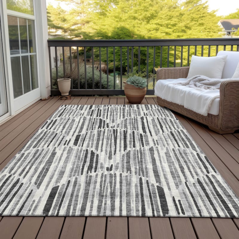 Machine Washable Indoor/ Outdoor Chantille Abstract Watercolor Rug - Gray - 8' x 10'