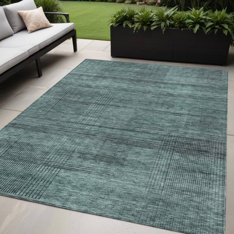 HomeRoots Striped Transitional Rectangle Outdoor Rug - 5' X 8'