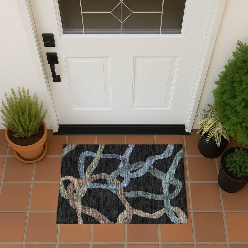 Machine Washable Indoor/ Outdoor Abstract Links Chantille Rug - Black - 1'8" x 2'6"