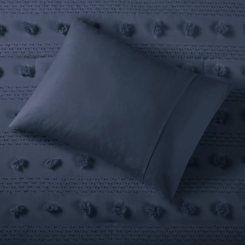 Intelligent Design Vera Clip Jacquard Comforter Set