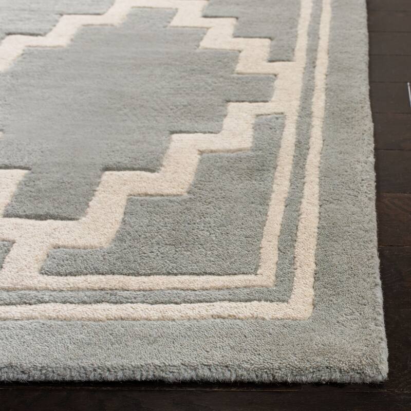 SAFAVIEH Handmade Chatham Doriane Modern Wool Rug