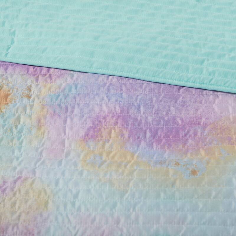 Intelligent Design Karissa Watercolor Tie Dye Printed Quilt Set with Throw Pillow