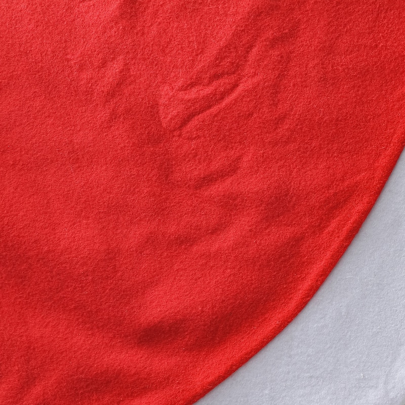 Glitzhome 42"/48"D Red & White Felt Classic Christmas Tree Skirts