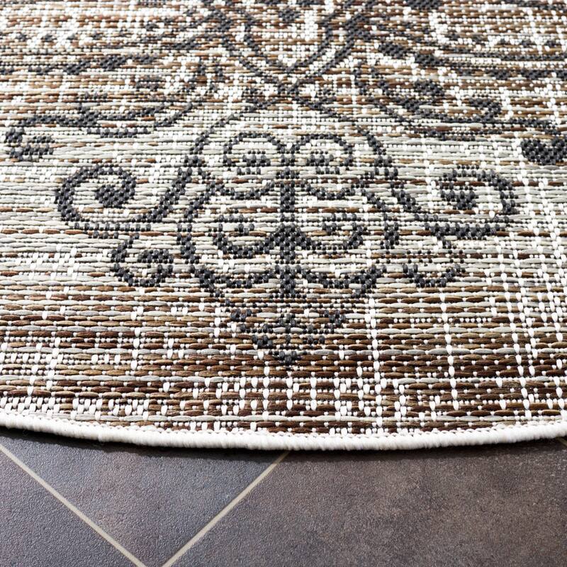 SAFAVIEH Havana Jevdoka Medallion Indoor/ Outdoor Waterproof Rug